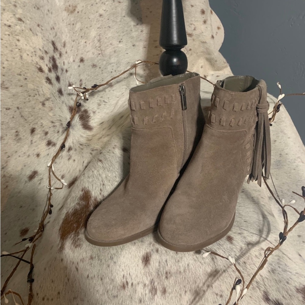 Jessica Simpson Tan Ankle Booties Suede Classic